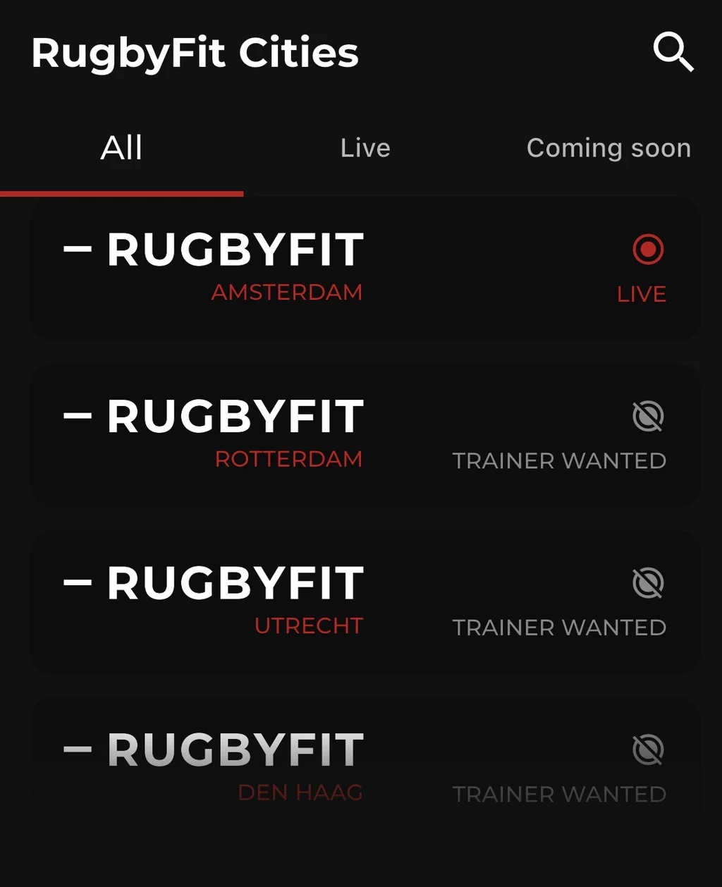 The city list in the RugbyFit app: Amsterdam marked live, Rotterdam, Utrecht and Den Haag marked trainer wanted.